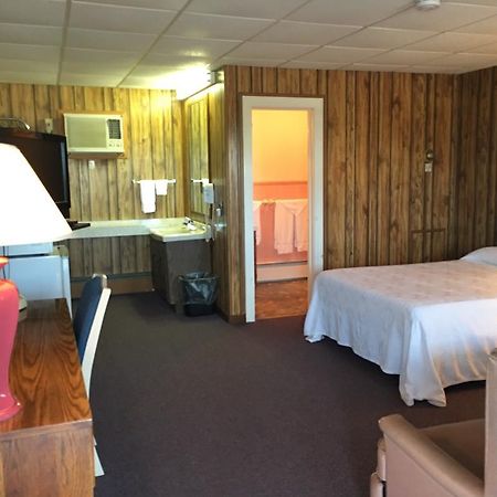 Knob Hill Motor Lodge Hillsville Exterior photo